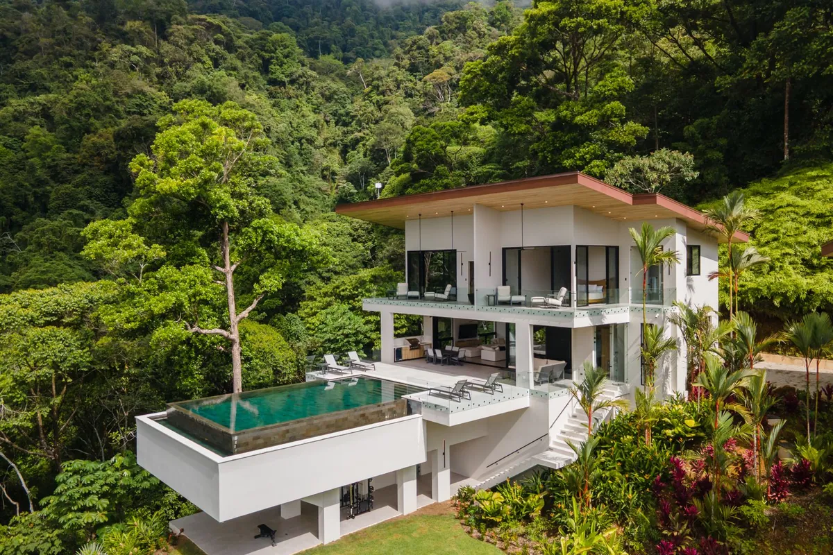 Costa Rica Ranked #1 Nature Destination by Forbes: Why Investing in Luxury Home Is a Strategic Move